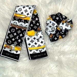 Black and White Monogram Scarf Set